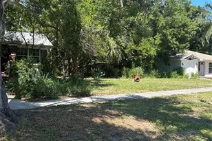 2720 Bayside Dr S, Saint Petersburg, FL 33705 - Photo 3