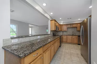 282 NE 40th Avenue NE, Saint Petersburg, FL 33703 - Photo 7
