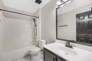 13018 Waterbourne Dr, Gibsonton, FL 33534 - Photo 15
