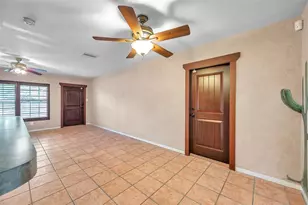 7555 19th Ave N, Saint Petersburg, FL 33710 - Photo 11