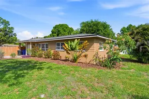 7555 19th Ave N, Saint Petersburg, FL 33710 - Photo 3