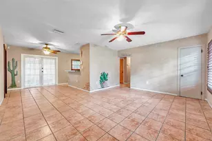 7555 19th Ave N, Saint Petersburg, FL 33710 - Photo 5