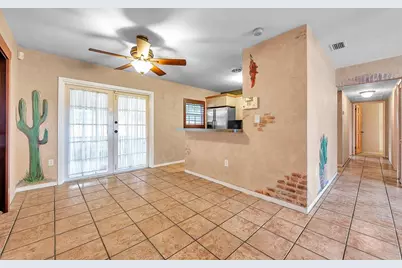 7555 19th Avenue N, Saint Petersburg, FL 33710 - Photo 9
