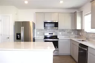 30600 Thunderbird Dr, Wesley Chapel, FL 33545 - Photo 29