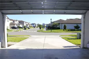 30600 Thunderbird Dr, Wesley Chapel, FL 33545 - Photo 15