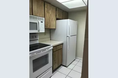 4809 S Mound Avenue #105, Tampa, FL 33611 - Photo 17