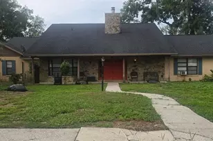 113 Locust Dr, Brandon, FL 33511 - Photo 1
