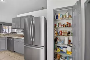 12229 Dawn Vista Dr, Riverview, FL 33578 - Photo 11