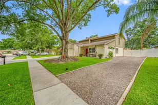 15816 Hound Horn Ln, Tampa, FL 33624 - Photo 3