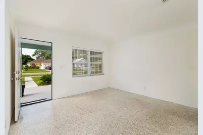 661 63rd Avenue S, Saint Petersburg, FL 33705 - Photo 9