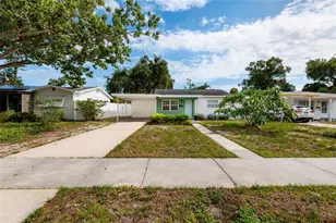 661 63rd Ave S, Saint Petersburg, FL 33705 - Photo 3