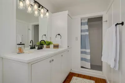 445 25th Avenue N, Saint Petersburg, FL 33704 - Photo 17