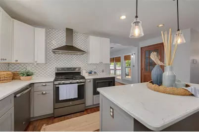 445 25th Avenue N, Saint Petersburg, FL 33704 - Photo 9