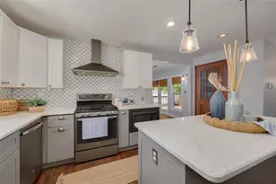 445 25th Ave N, Saint Petersburg, FL 33704 - Photo 9