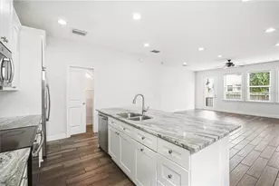 2411 W Fig St, Tampa, FL 33609 - Photo 9