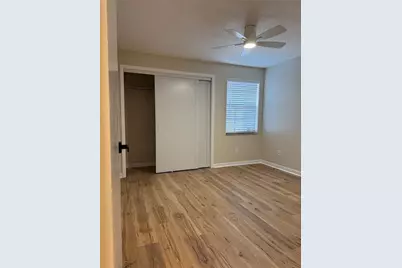 3819 N Oak Drive #I42, Tampa, FL 33611 - Photo 11
