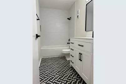 3819 N Oak Drive #I42, Tampa, FL 33611 - Photo 11