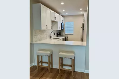 3819 N Oak Drive #I42, Tampa, FL 33611 - Photo 7