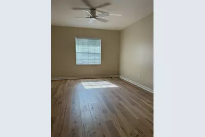 3819 N Oak Drive #I42, Tampa, FL 33611 - Photo 9
