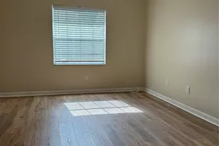 3819 N Oak Dr, Tampa, FL 33611 - Photo 9