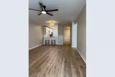 3819 N Oak Drive #I42, Tampa, FL 33611 - Photo 5