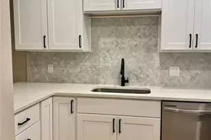 3819 N Oak Dr, Tampa, FL 33611 - Photo 9