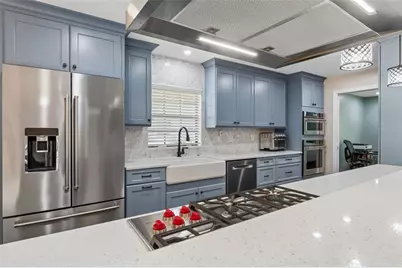 538 Oleander Way S, Saint Petersburg, FL 33707 - Photo 21