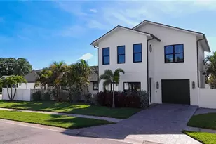 11763 Harborside Cir, Largo, FL 33773 - Photo 3