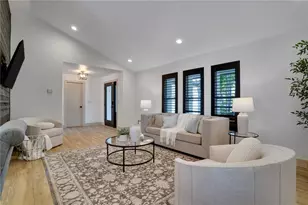 11763 Harborside Cir, Largo, FL 33773 - Photo 9