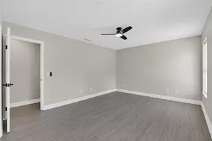 9718 Fox Hollow Rd, Tampa, FL 33647 - Photo 29