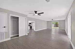 9718 Fox Hollow Rd, Tampa, FL 33647 - Photo 11