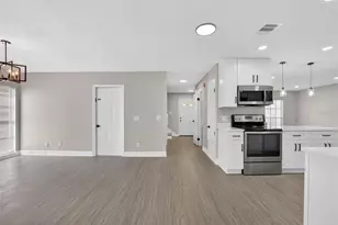 9718 Fox Hollow Rd, Tampa, FL 33647 - Photo 13