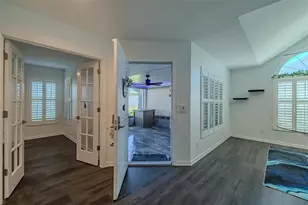 911 Golfview Woods Dr, Sun City Center, FL 33573 - Photo 7