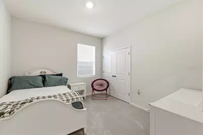 1413 Tropical Oasis Avenue, Plant City, FL 33565 - Photo 23
