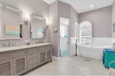 2853 Seabreeze Drive S, Gulfport, FL 33707 - Photo 29