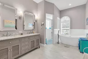2853 Seabreeze Dr S, Gulfport, FL 33707 - Photo 29