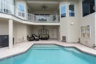 2853 Seabreeze Dr S, Gulfport, FL 33707 - Photo 51