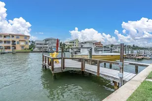 2853 Seabreeze Dr S, Gulfport, FL 33707 - Photo 59