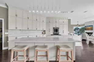 2853 Seabreeze Dr S, Gulfport, FL 33707 - Photo 17