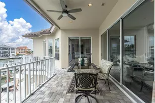 2853 Seabreeze Dr S, Gulfport, FL 33707 - Photo 43