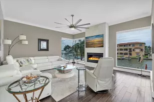 2853 Seabreeze Dr S, Gulfport, FL 33707 - Photo 23