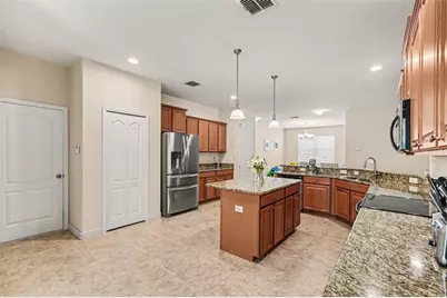 20057 Oakflower Avenue, Tampa, FL 33647 - Photo 7