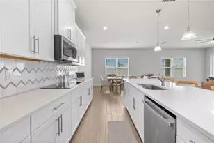 7878 Greenway Ave, Wesley Chapel, FL 33544 - Photo 15