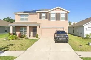 7819 Sail Clover Ln, Zephyrhills, FL 33540 - Photo 1