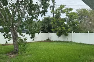 9652 Commodore Dr, Seminole, FL 33776 - Photo 15