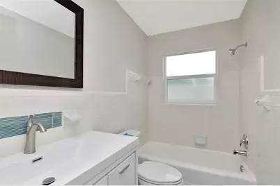 1100 58th Avenue S, Saint Petersburg, FL 33705 - Photo 11