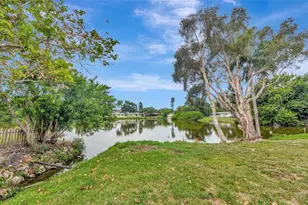 1100 58th Ave S, Saint Petersburg, FL 33705 - Photo 3