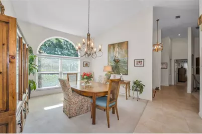 9904 Oaks Lane, Seminole, FL 33772 - Photo 5