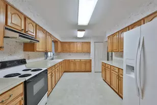 36625 Lake Pasadena Rd, Dade City, FL 33525 - Photo 9