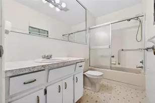 2440 World Pkwy Blvd, Clearwater, FL 33763 - Photo 11